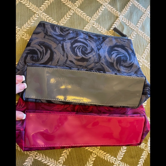 2 Lancôme Cosmetic Bags - Picture 8 of 10
